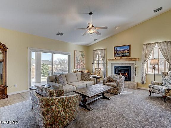 3rd image of 7659 N Outlook Ln