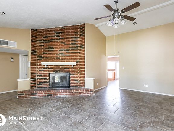 4th image of 4921 Freeport Dr