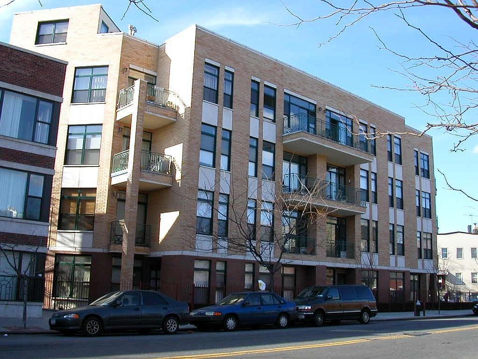 Woodpoint Road facade