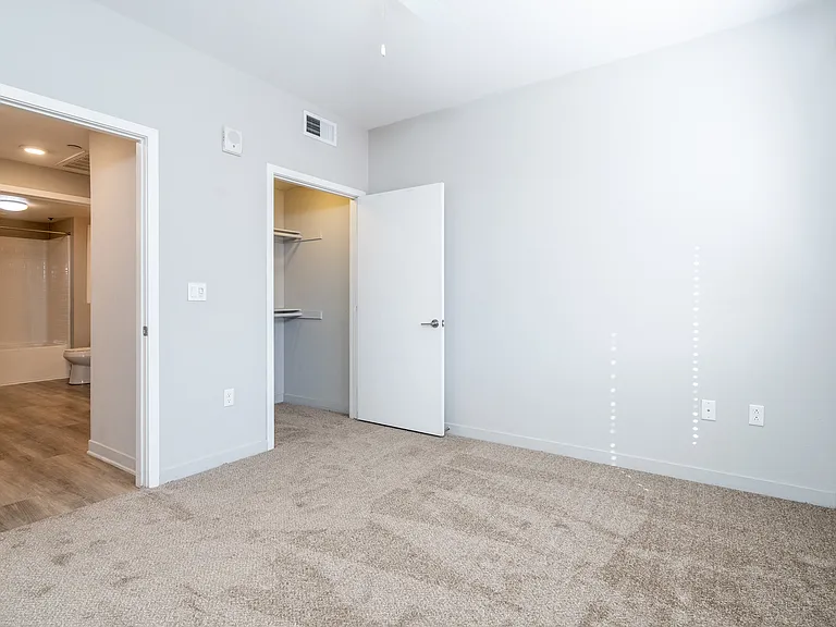 Metro Gateway Apartment Homes — Photo 28