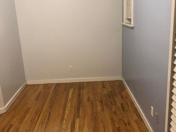 5th image of 1032 N Wood St #1