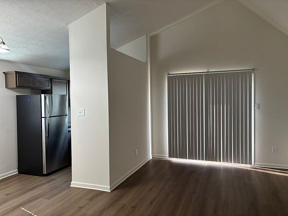 3rd image of 3348 Valhalla Dr