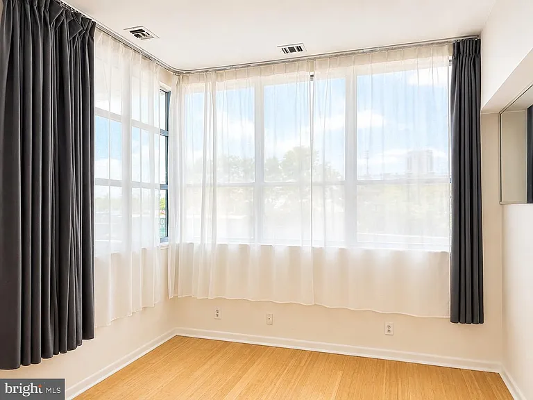 3 N Columbus Blvd #PL224 — Photo 3