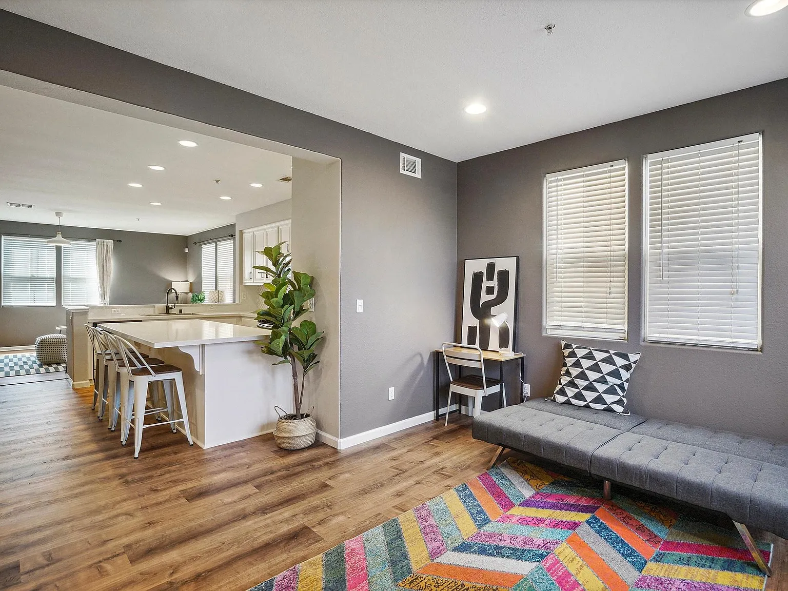 4 bed, 3.5 bath, 2203 sqft, $4,266 — Photo 3