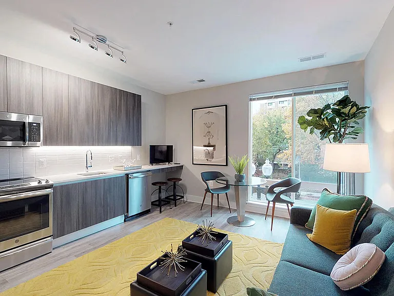 Modern on M — Photo 18