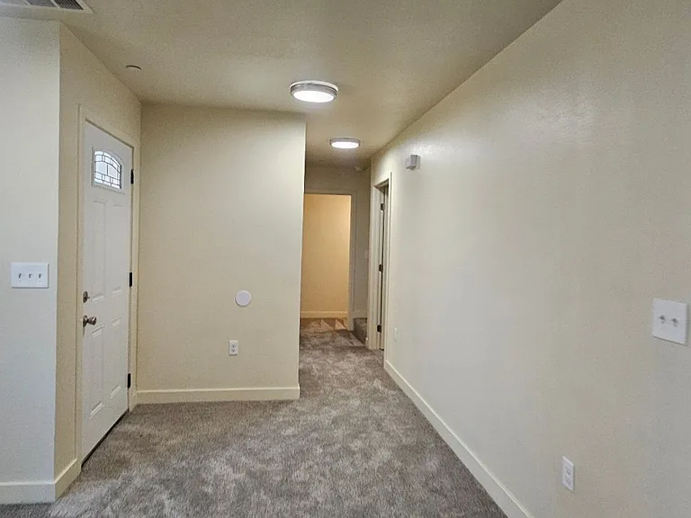 3839 Woodlawn Ave — Photo 9