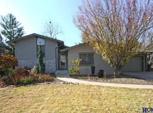 7145 Oxford Rd, Lincoln, NE 68506