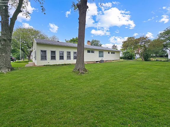 5th image of 206 Harvest Ln