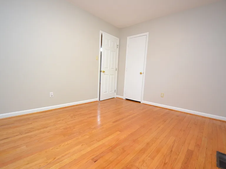 806 Kingswood Dr — Photo 24