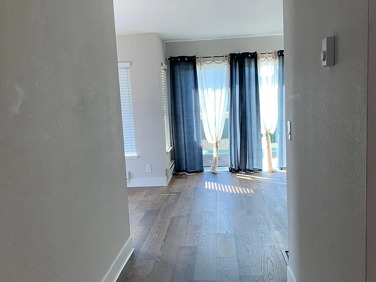236 Shoreline Ct — Photo 6