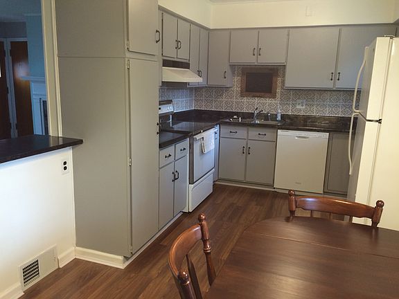 Kitchen/Breakfast Bar