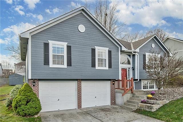 1st image of 242 NE Arbor Dr