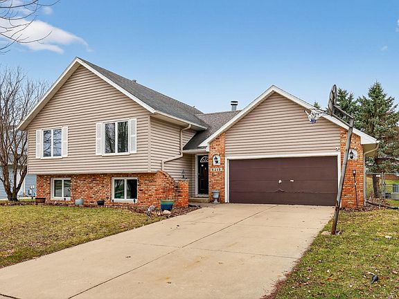 2nd image of 6219 Fairway Dr NW
