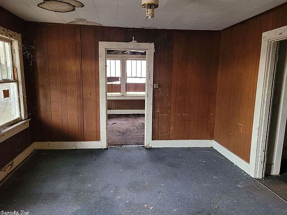 2nd image of 1400 Hobson Ave