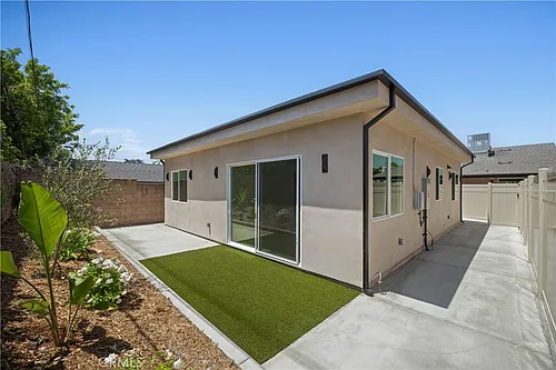 10053 Amestoy Ave Photo 1