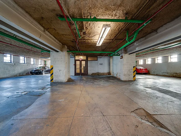 Grammery Court Apartments — Photo 5
