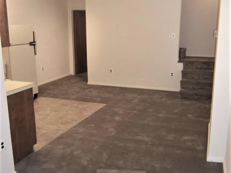 343 Queen St #A — Photo 3