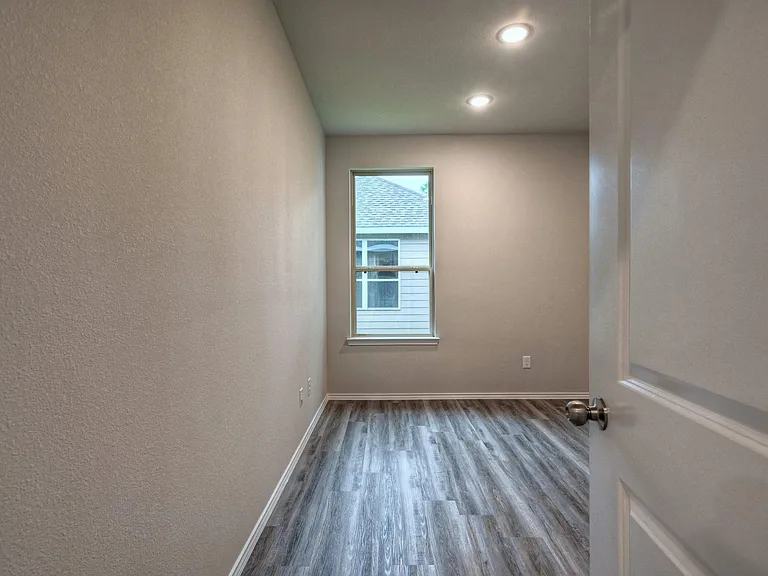 12091 Canal St — Photo 14