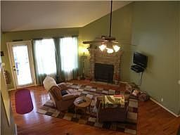5th image of 751 Vera Dr