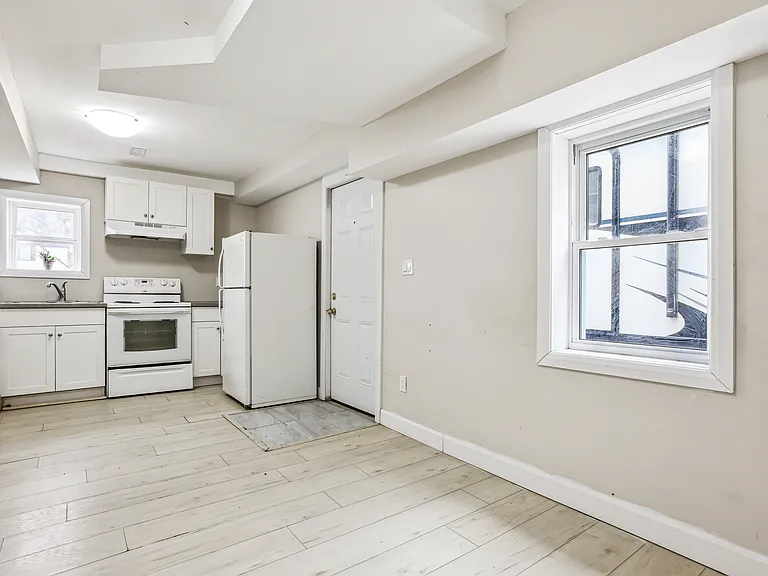 19 Bailey St #2 — Photo 6