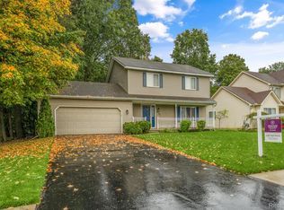 2737 Tomahawk Dr, Waterford, MI 48328