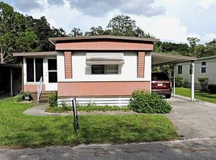 820 Michigan St, Wildwood, FL 34785