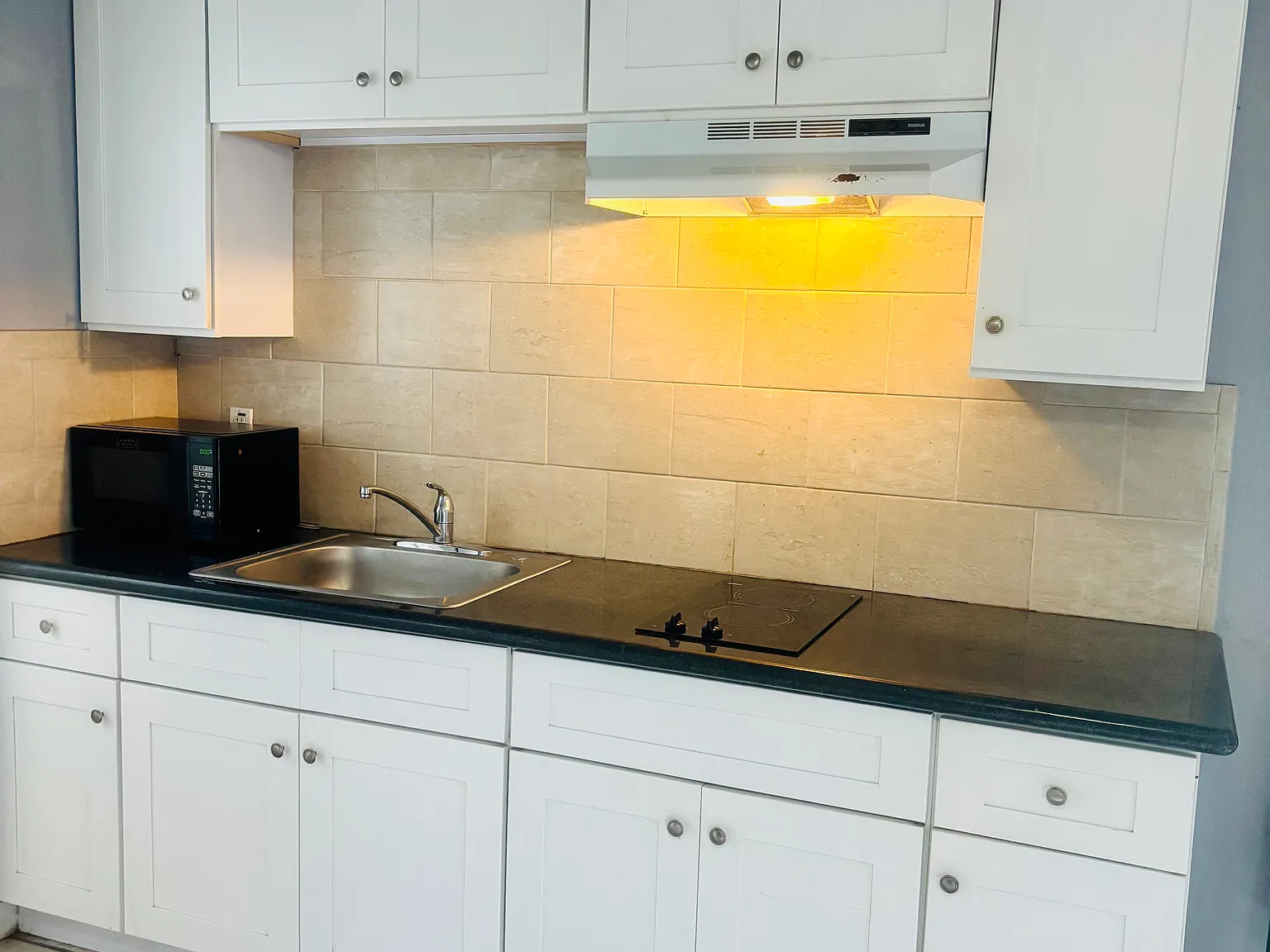 1 bed, 2500 sqft, $895 — Photo 4
