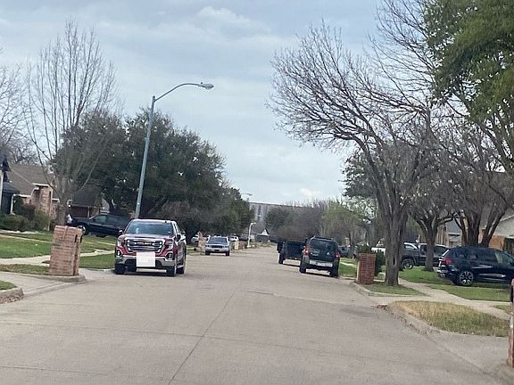4th image of 1070 Hillwood Dr