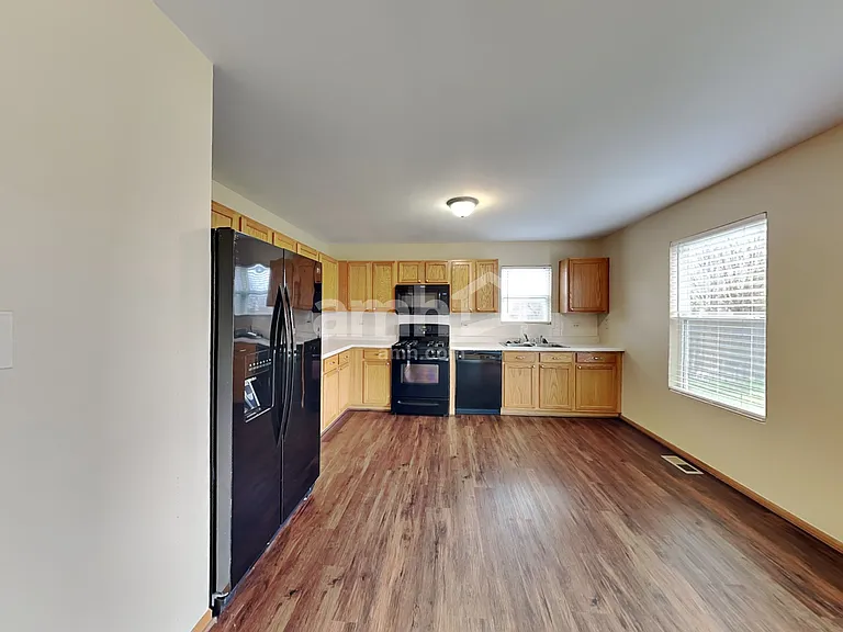 5311 Meadowbrook St — Photo 3