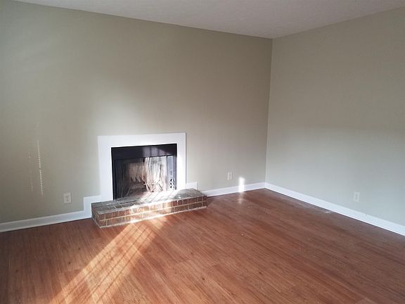 4th image of 1107 Westchester Dr #A
