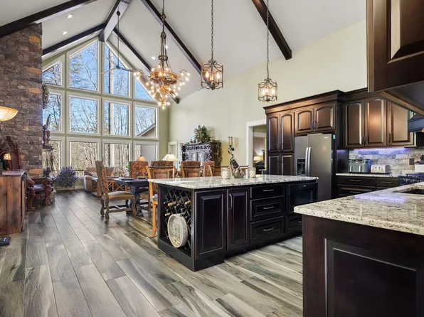 354 Mountain Farms Rd, Signal Mountain, TN 37377