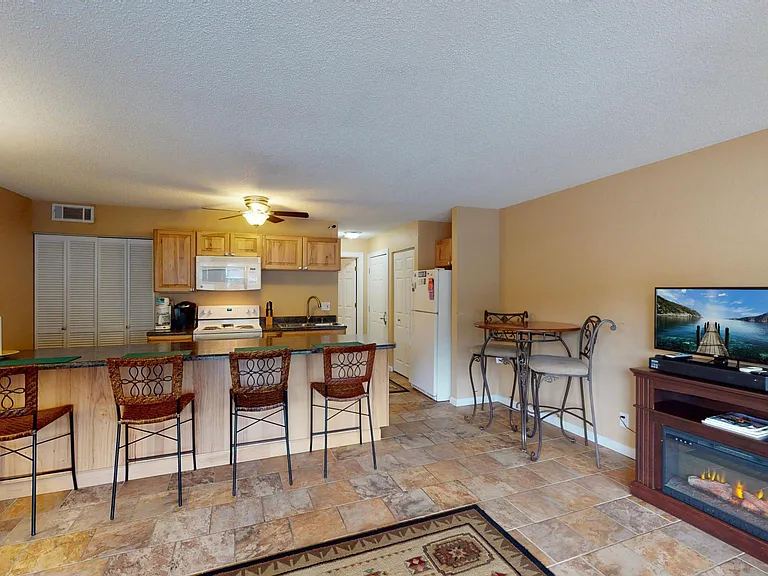 103 Southwood Shores Pl #1C — Photo 7