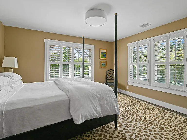 300 Buckingham Rd — Photo 30