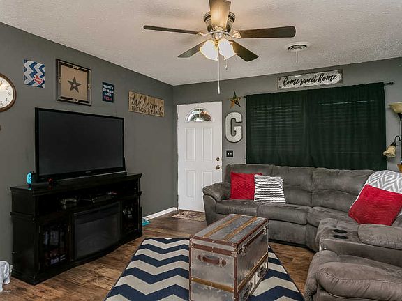 2nd image of 1519 Jordan St