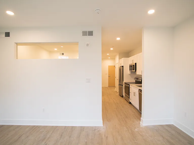 1325 N Lee St — Photo 27