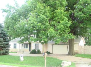 407 E Central St, Maize, KS 67101