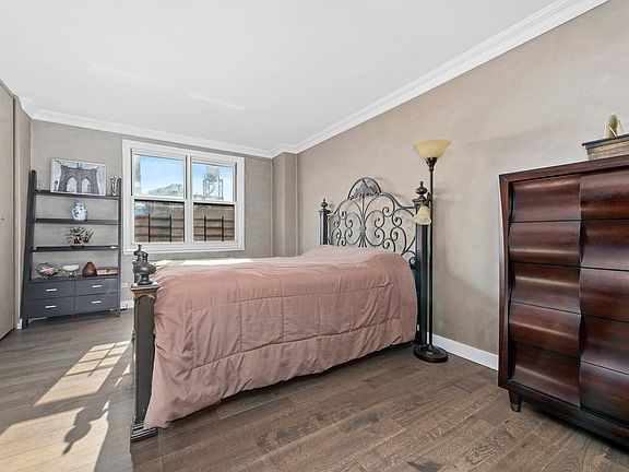 4th image of 444 E 75th St #14DE