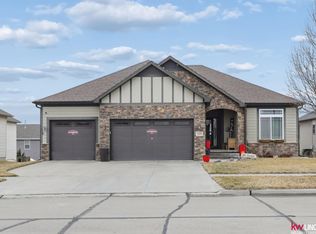 7256 Rutha Ln, Lincoln, NE 68516