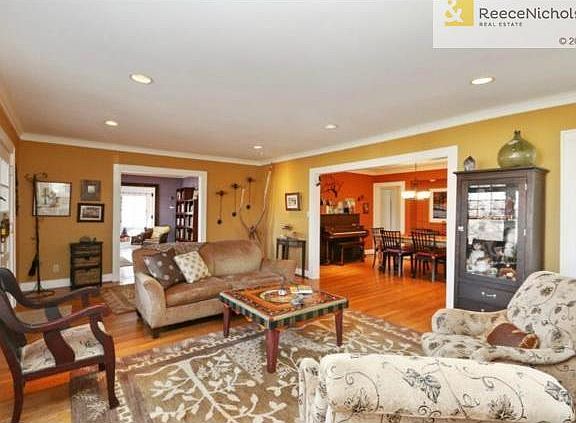 4th image of 5559 Crestwood Dr
