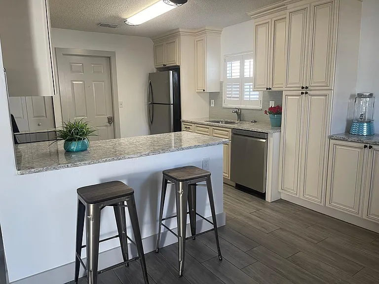 465 Island View Cir — Photo 12