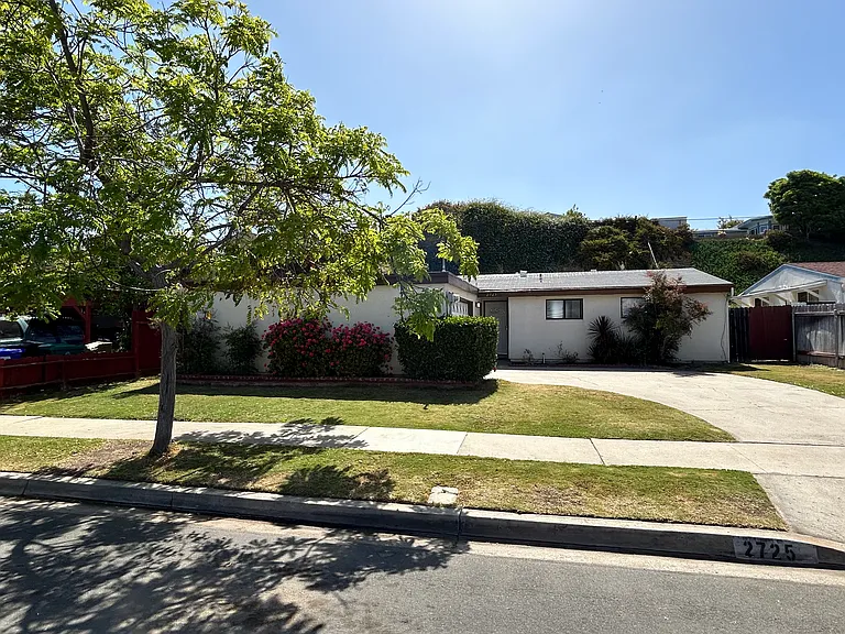 2725 Mobley St — Photo 2