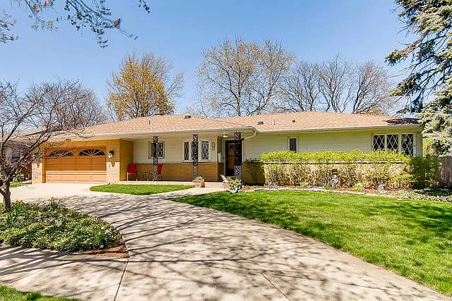 250 E Lahon St photo 1