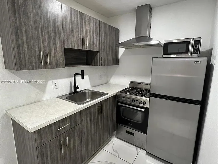 15010 NE 7th Ave — Photo 2