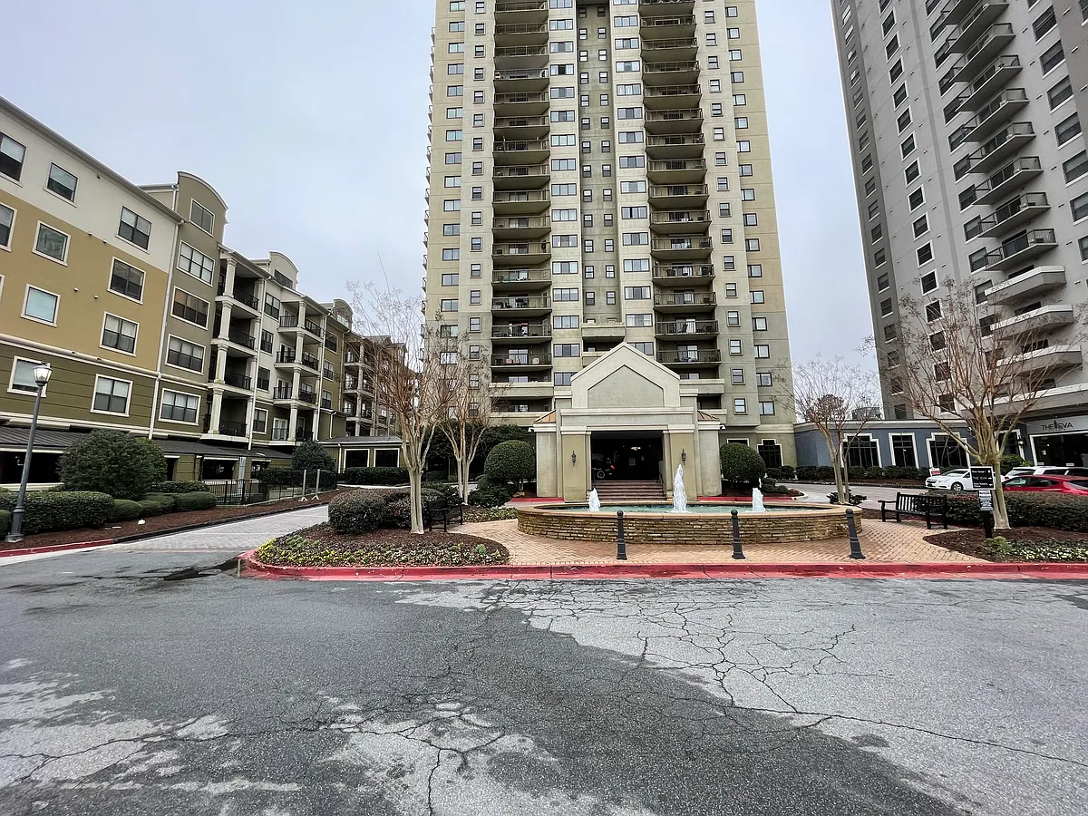 Building Photo - 799 Hammond Dr #103