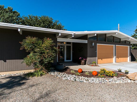 3rd image of 10304 Santa Maria Ct NE