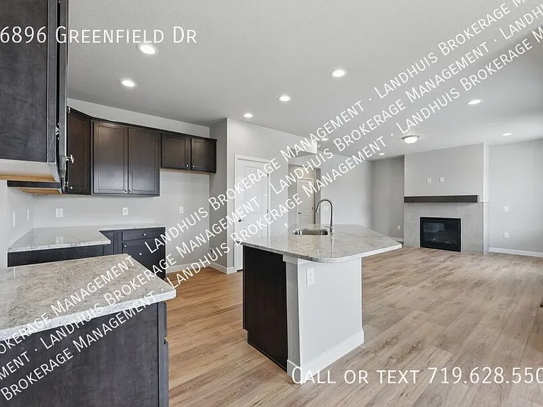 16896 Greenfield Dr — Photo 11