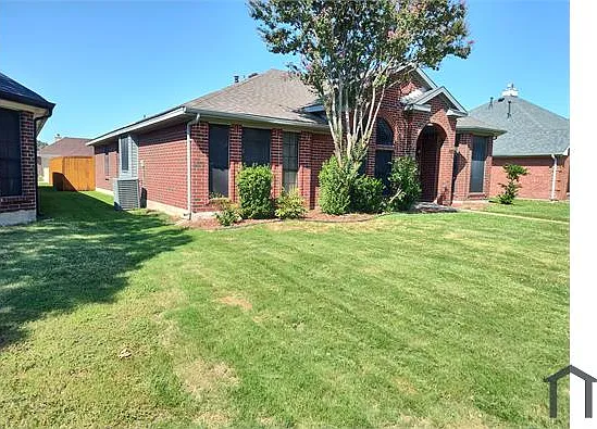 4 bed, 2464 sqft, $2,850 — Photo 3