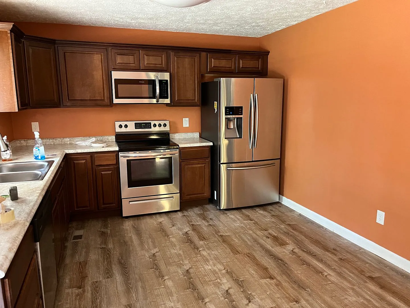 3BR/ 1.5BA Home in Rocky Hill w/ fenced backyard — Photo 2