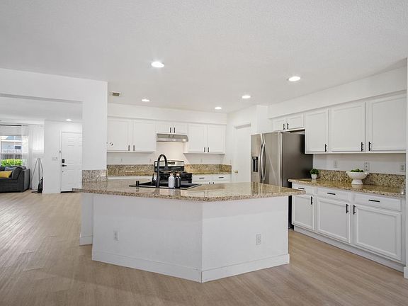5th image of 2311 Portifino St