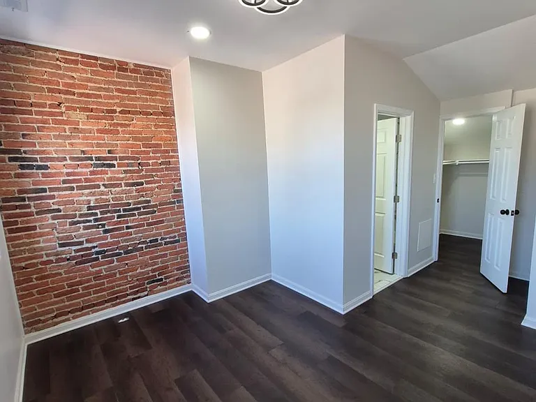 2015 E Fairmount Ave — Photo 19